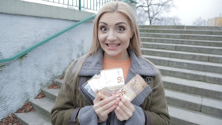 Martin Gun Fucks Russian in Reverse Cowgirl