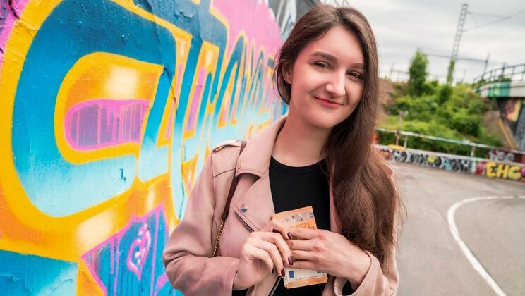 [PublicAgent] - Student in Stockings Swallows Cum - Martin Gun - Alisa Horakova