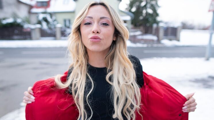 Outdoor Fucking with French Girl