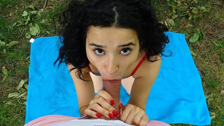 Public Outdoor Cowgirl Ride with Spanish Amateur