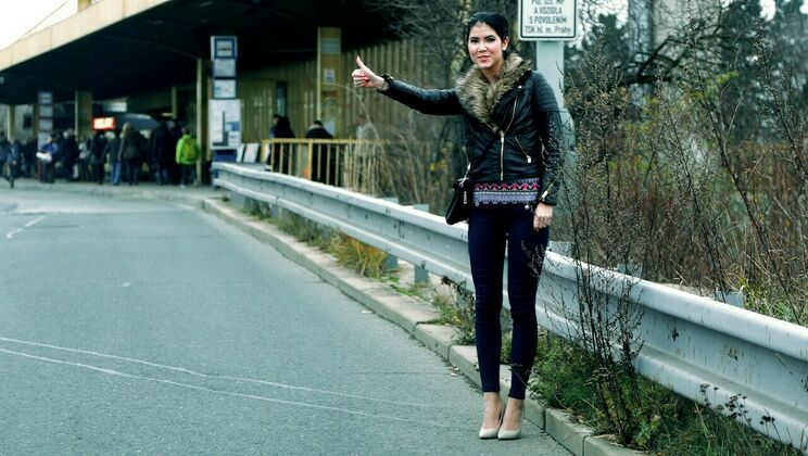 Roadside Encounter with Lady Dee