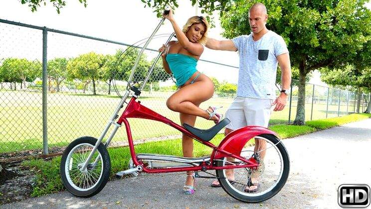 Hairy Pussy Piper's High Heel Action