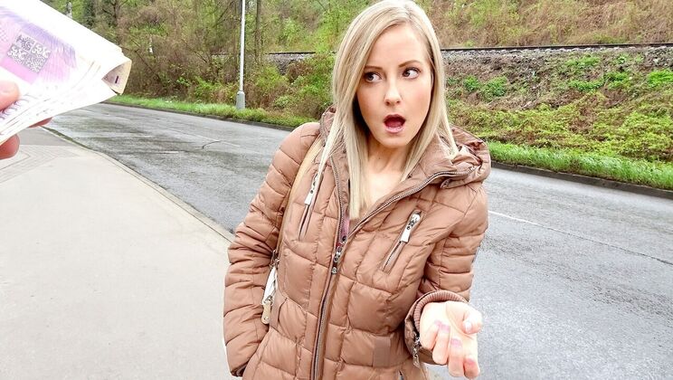 Blowjob on the Streets for Actress