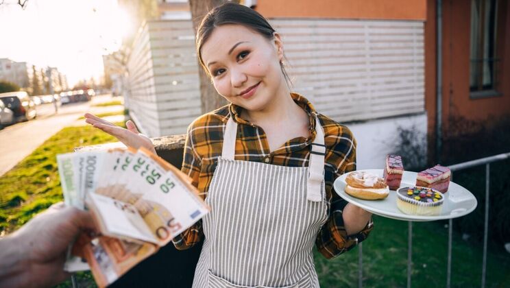 [PublicAgent] - Handjob and Deepthroat Lead to Creampie