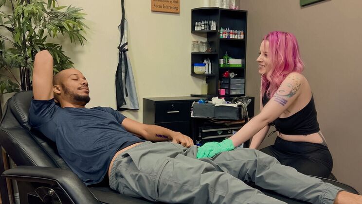 Tattooed Girl Cumshot