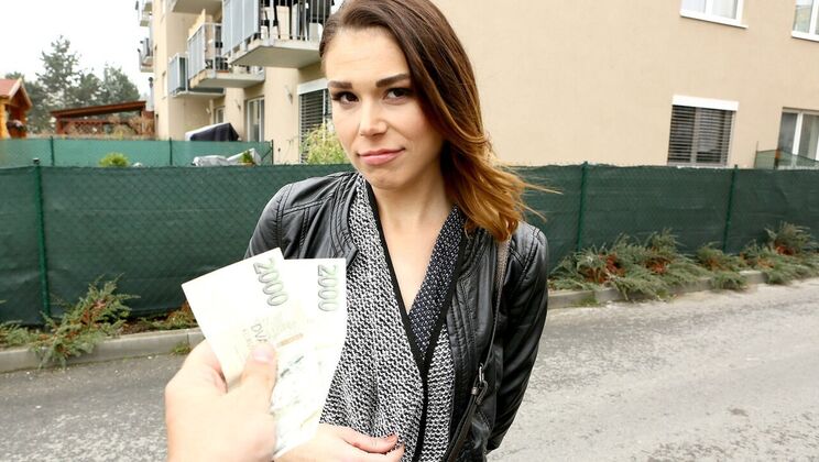 [PublicAgent] - Amateur Creampie in Car: A Wet Surprise - Apolonia Lapiedra