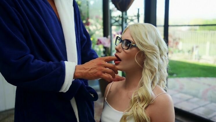 Natural Tits and Tattooed Beauty in The Interview