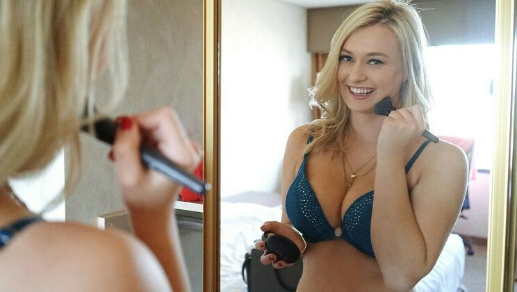 Busty Natalia Starr Deep Throat