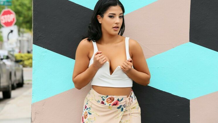 Big Tits Amateur Gets Doggystyle