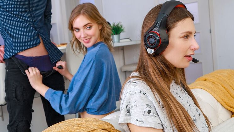 Oxana Chic Gets Played by Big Cock