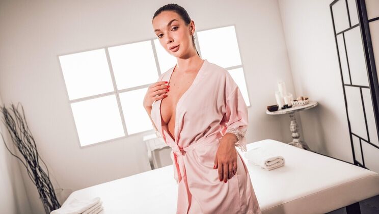 Sexy Czech Gets Massaged and Creamed