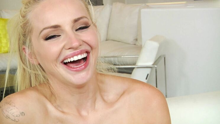 BTS with Staci Carr: Blonde and Hot