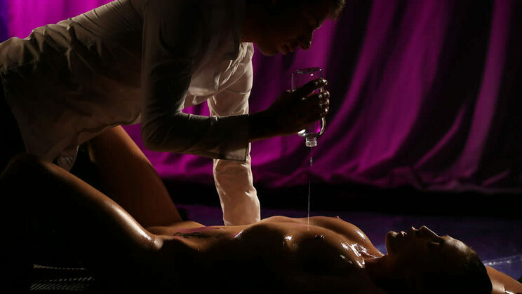 [SinfulXXX] - Blindfolded Massage with Nicole Love - Nicole Love