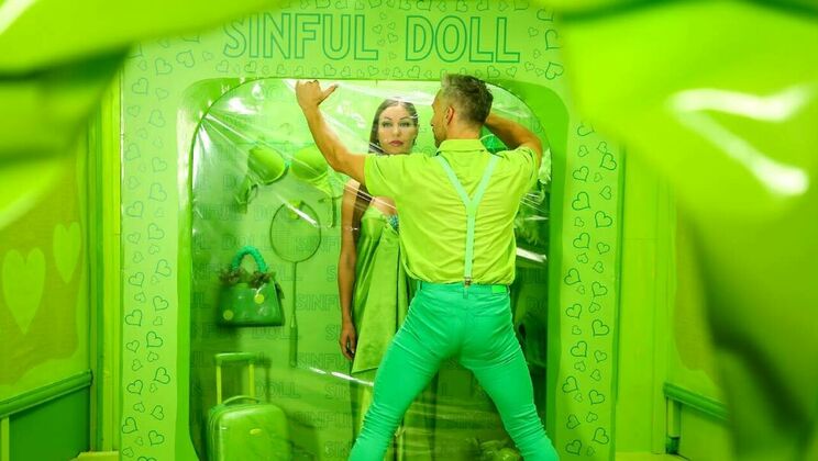 Green Sinner Angelica Heart's Hardcore Blowjob