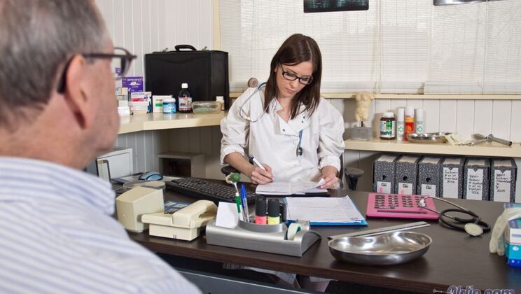 Silence, Mr. Bate! Jessica's Office Seduction