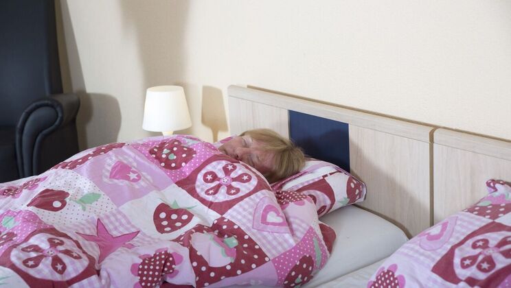 Doggystyle and Cumshot with Skinny Freya Dee