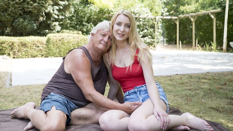 [Oldje] - Yogin's Cumshot on Student's Tits and Face - Amaris - Hugo S