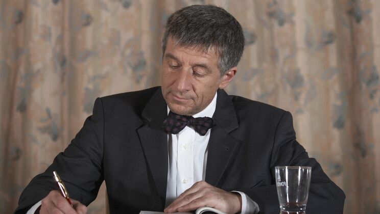 Young Redhead Sucks Old Man