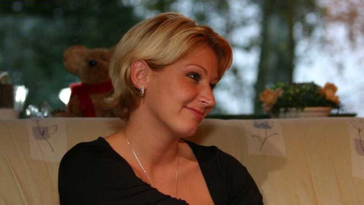 Mature and Young: A Kissing Affair