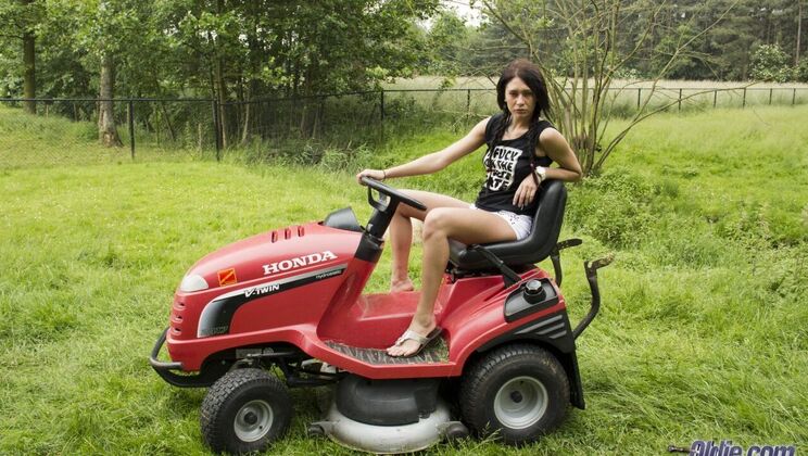 Kissing and Fucking in Nature