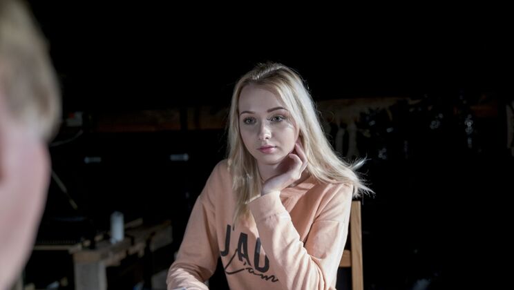 Card Game Leads to Deepthroat Action with Felix