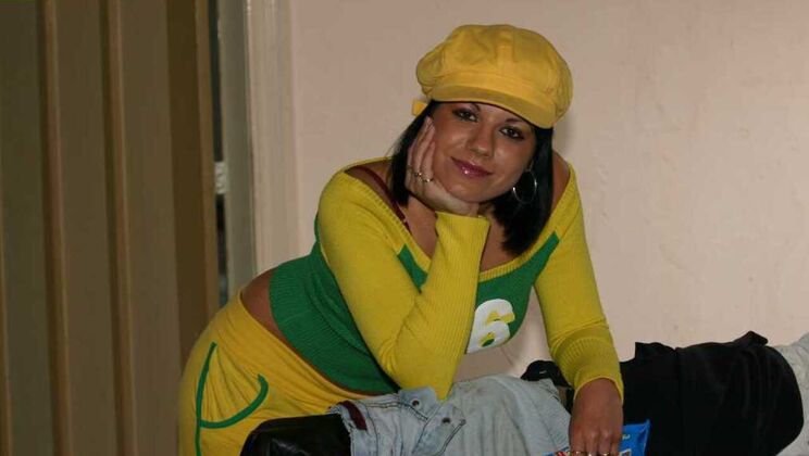 Housekeeper Yllen Adams' Naughty Deeds