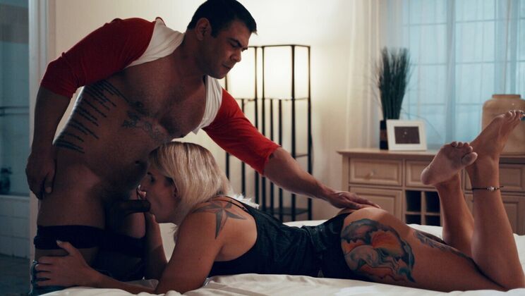 Anal and Cumshot with Draven Navarro and Summer Rayne