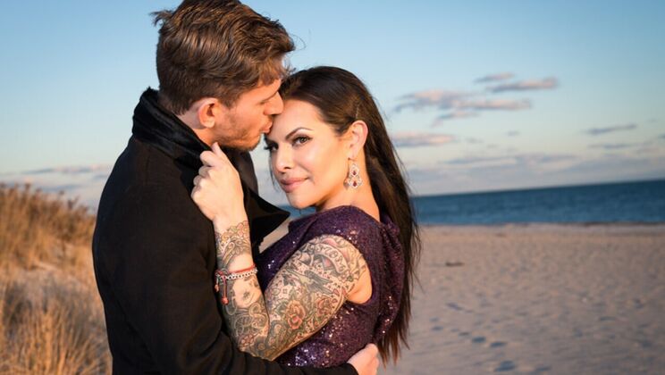 Deep and Hard Shemale Sex with TS Foxxy