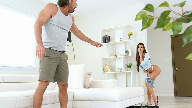 Sensual Massage with Vina Sky