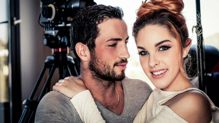 Tattooed Amarna Miller in Erotic Striptease