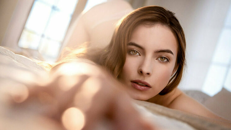 [SexArt] - Czech Cutie Loren Sun Shaves and Plays