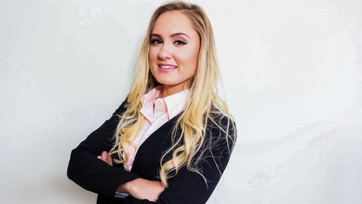 Avalon Heart Gets Facial After Intense Blowjob