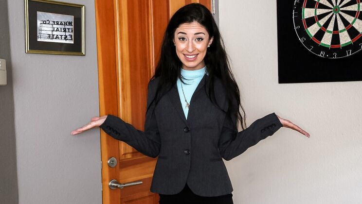 Latina Brunette Blowjob Session