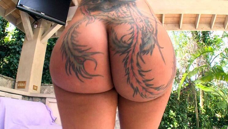 Pornstar Bella Bellz in Shaved Pussy Action