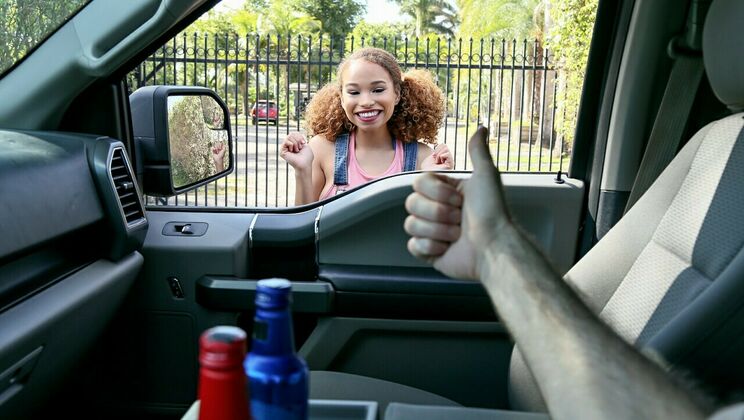 Tattooed Babe Rides Big Cock in Hot Tub