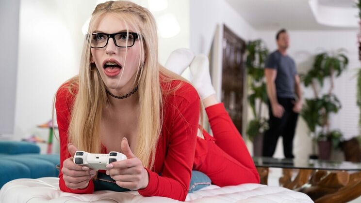 Cheating Gamer Girl Gets Ass Fucked