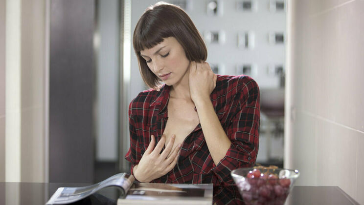 Close Up of a Skinny Italian Girl