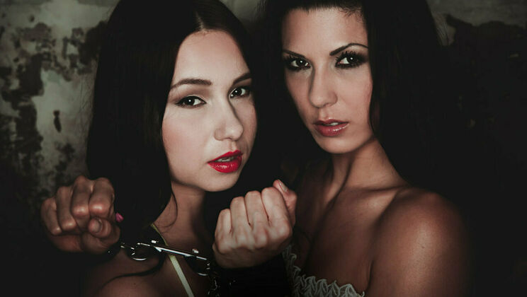 Lesbian Action: Alexa Tomas and Taylor Sands