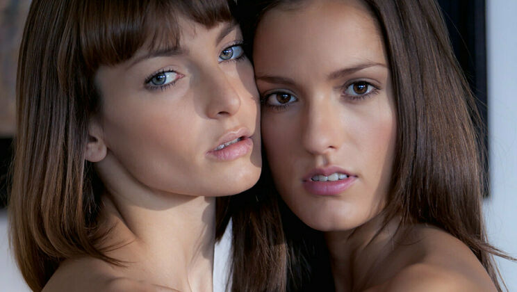 Shaved and Curly Lesbians Go Wild