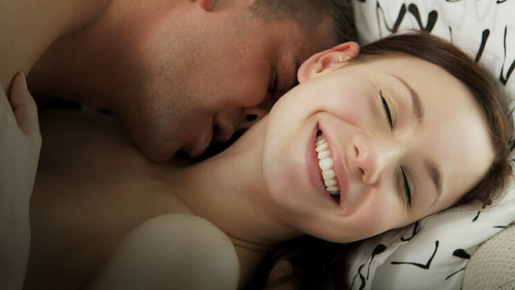 [SexArt] - Interracial Sex with Cumshot on Tan Lines - Taylor Sands - Juan Lucho