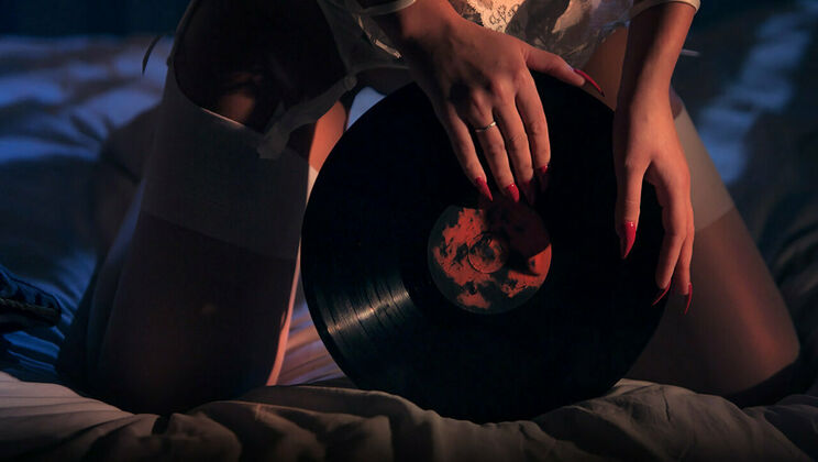 Beautiful Brunette: Andrea P's Solo Strip