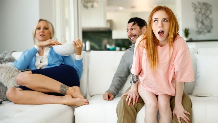 Facial Cumshot for Petite College Girl