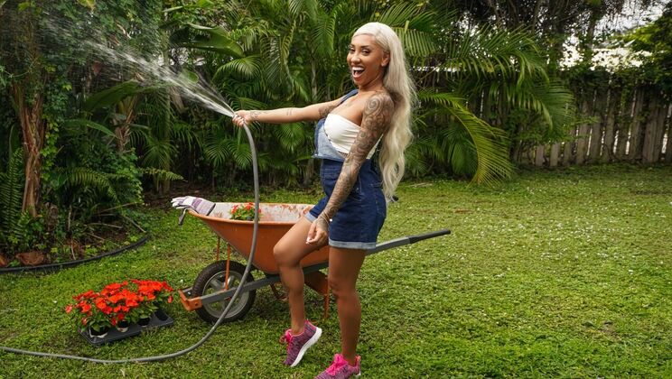 Outdoor POV Fuck with Cum on Face