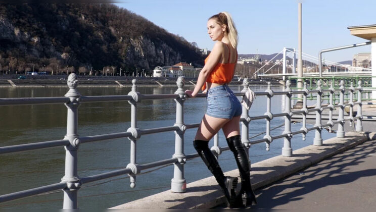 Dee Vine's Skinny Blonde Allure Shines in a Hotel Cumshot Fantasy