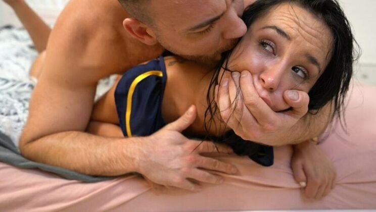 Tight Ass and Small Tits: Freya Dee Anal!