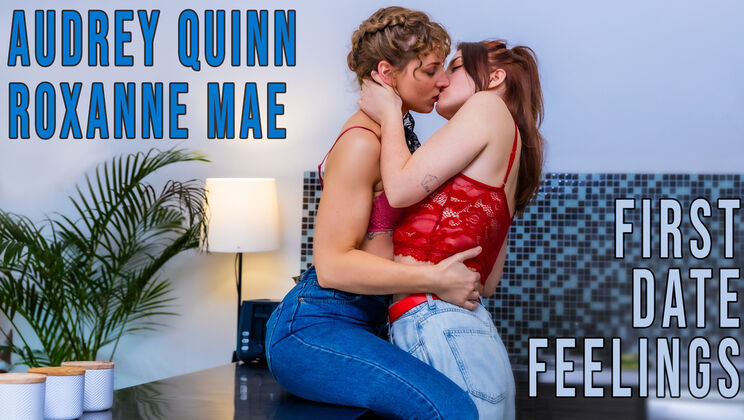 Redhead Audrey Quinn & Roxanne Mae - Lesbian Face Ride