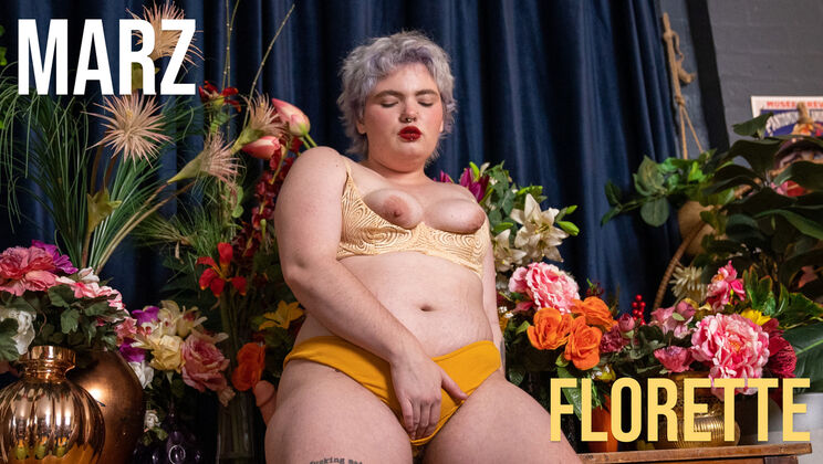 Solo Australian Girl Marz with Sex Toys