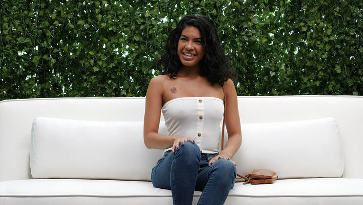 Pussy Licking and Deepthroat with Maya