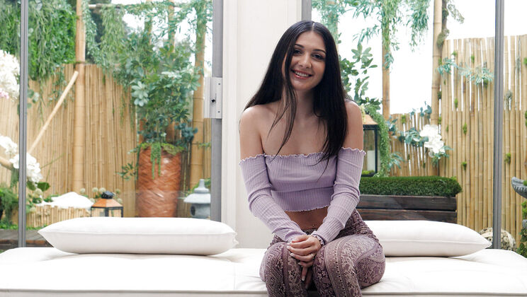 [NetGirl] - Casting Call: April's Blowjob - April