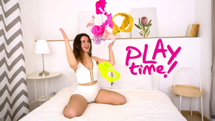 Sunny May Fingering Herself